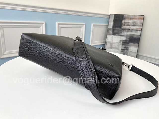 M33433 Anton Tote 37 M33433 Anton Tote 37