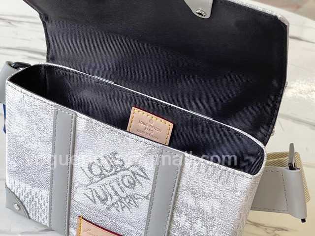 N50061 Trunk 20 N50061 Trunk 20