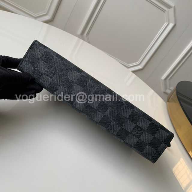 M41696 Pochette Voyage 26