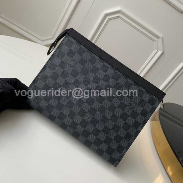 M41696 Pochette Voyage 26