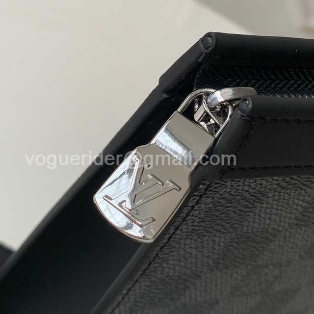 M41696 Pochette Voyage 26