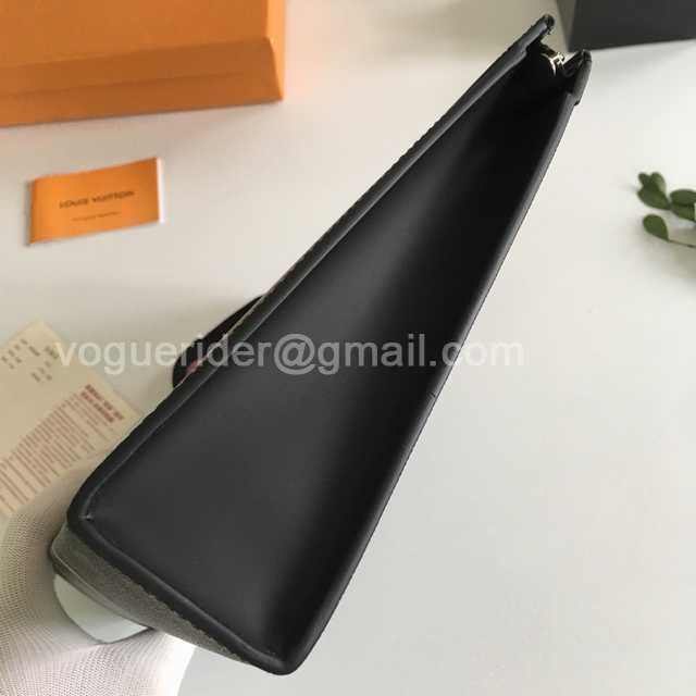 M64440 Pochette Voyage 26