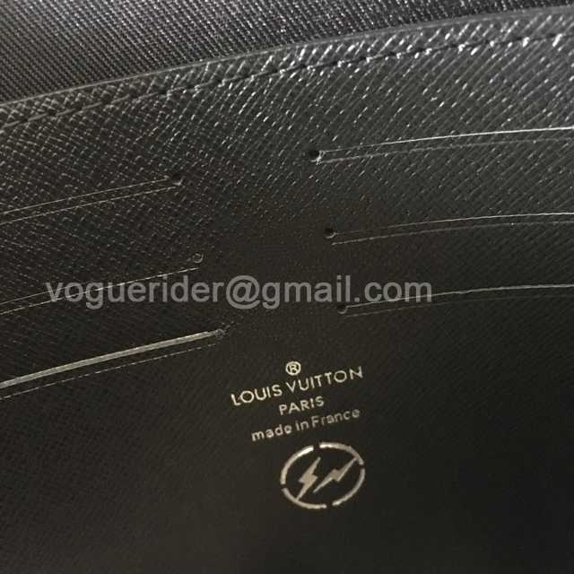 M64440 Pochette Voyage 26