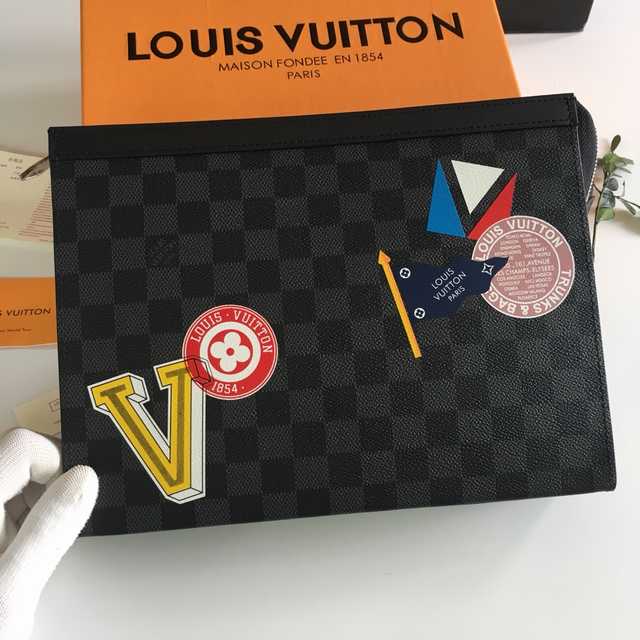 N64442 Pochette Voyage 26