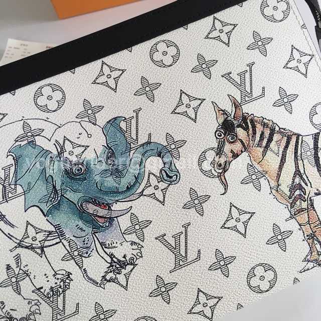 M66929 Pochette Voyage 26 M66929 Pochette Voyage 26