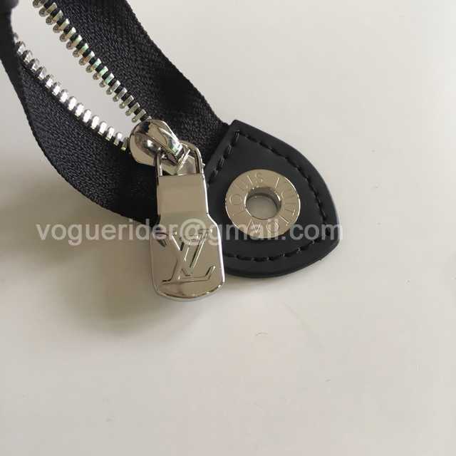 M66929 Pochette Voyage 26 M66929 Pochette Voyage 26