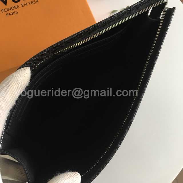 M30675 Pochette Voyage 26