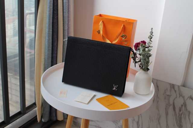 M30450 Pochette Voyage 26