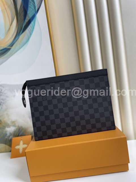 N41696 Pochette Voyage 26 N41696 Pochette Voyage 26
