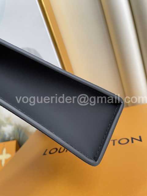 N41696 Pochette Voyage 26 N41696 Pochette Voyage 26