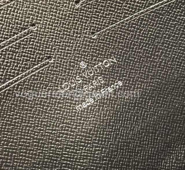 N41696 Pochette Voyage 26 N41696 Pochette Voyage 26