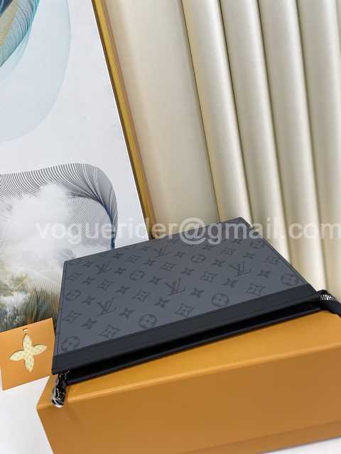 M69535 Pochette Voyage 26