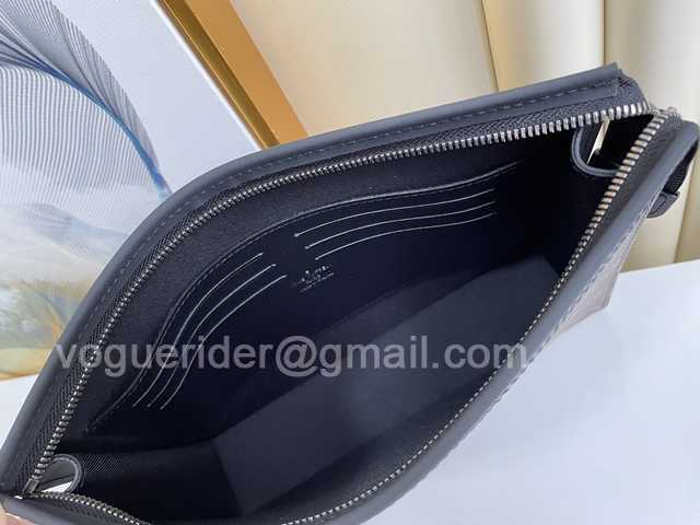 M69535 Pochette Voyage 26