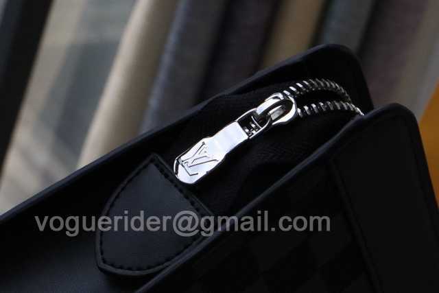 N60448 Standing 27 N60448 Standing 27