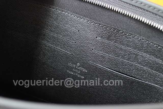 M61692 Pochette Voyage 26