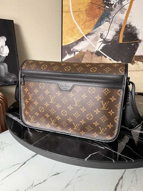 M46328 Archy Messenger 35 M46328 Archy Messenger 35