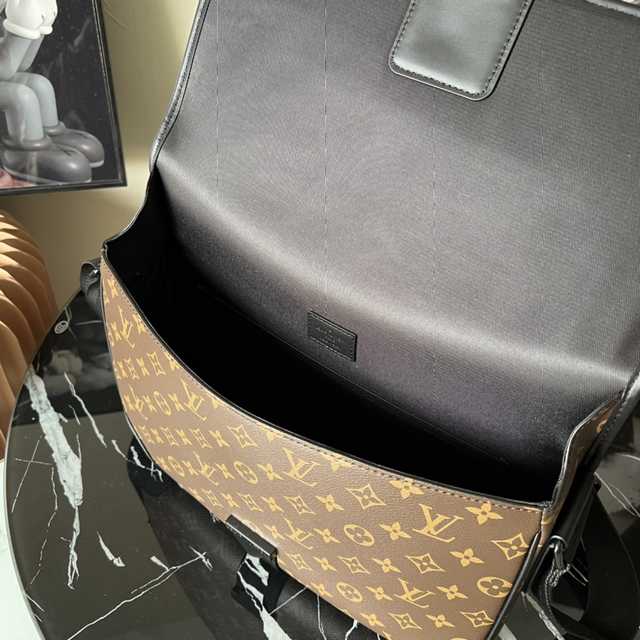 M46328 Archy Messenger 35 M46328 Archy Messenger 35