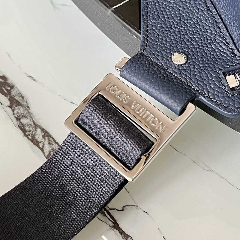 M57081 Aerogram Shoulder Bag 30 M57081 Aerogram Shoulder Bag 30