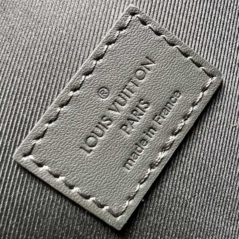 M82085 Flap 17 M82085 Flap 17