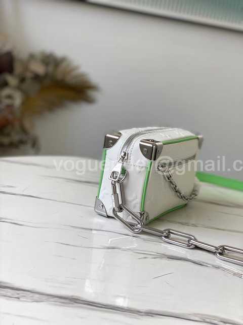 M44480 Mini Soft Trunk 18 M44480 Mini Soft Trunk 18