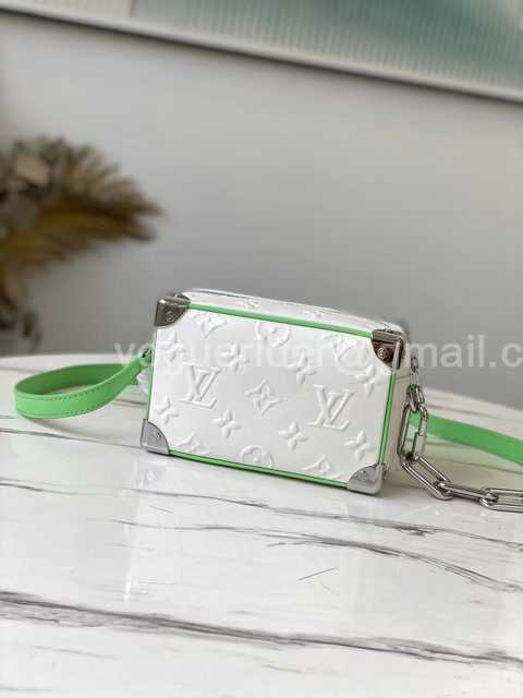 M44480 Mini Soft Trunk 18 M44480 Mini Soft Trunk 18