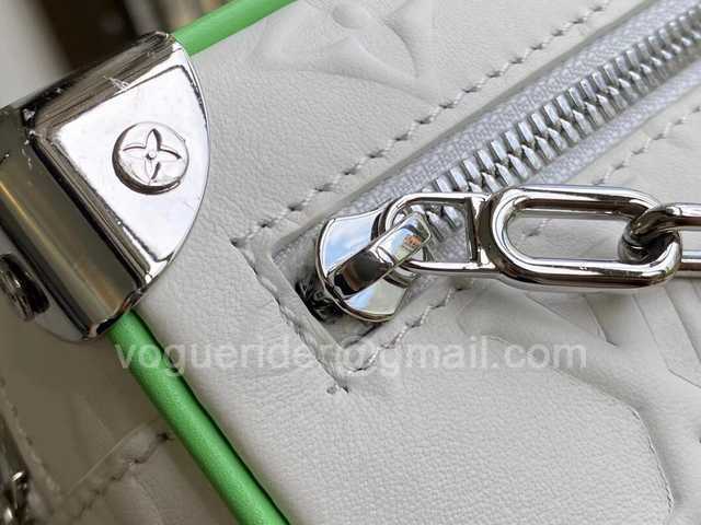 M44480 Mini Soft Trunk 18 M44480 Mini Soft Trunk 18