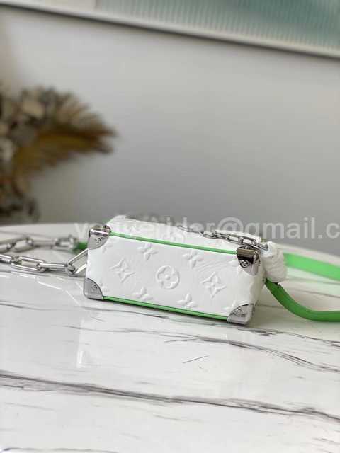 M44480 Mini Soft Trunk 18 M44480 Mini Soft Trunk 18