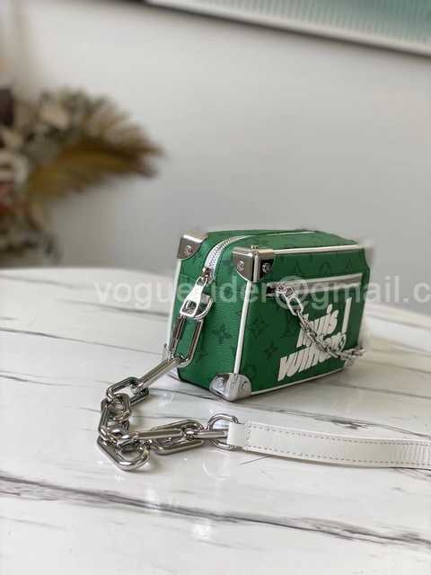 M44480 Mini Soft Trunk 18 M44480 Mini Soft Trunk 18
