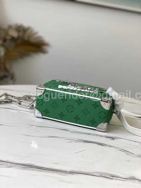 M44480 Mini Soft Trunk 18 M44480 Mini Soft Trunk 18