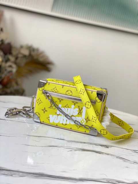 M44480 Mini Soft Trunk 18