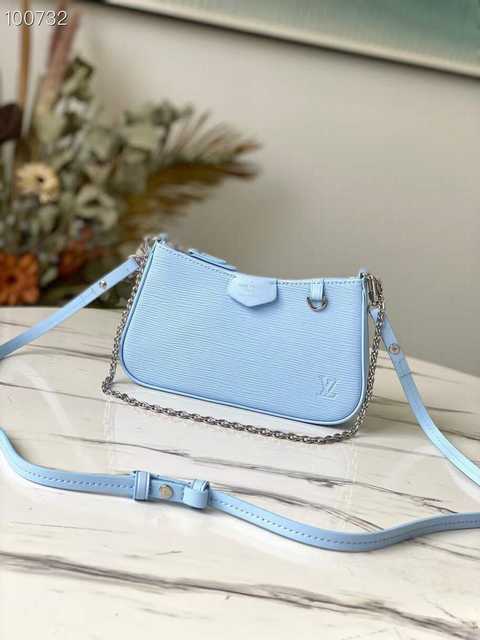 M80480 Easy Pouch On Strap 19