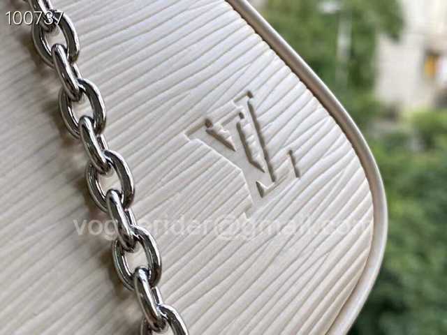 M80479 Easy Pouch On Strap 19