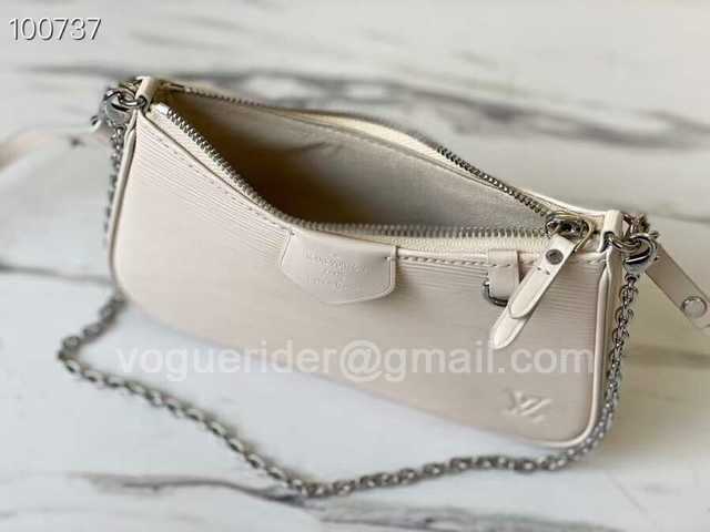 M80479 Easy Pouch On Strap 19