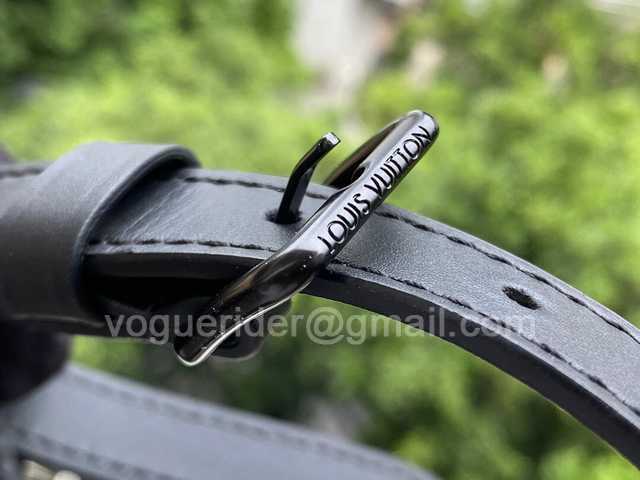 M69404 Wearable Wallet 17