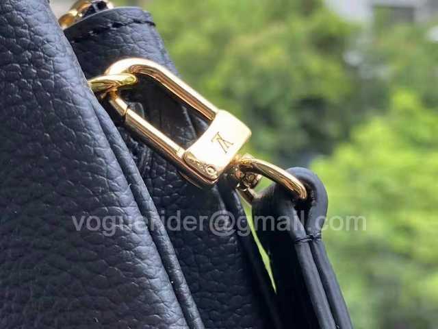 M80084 Double Zip Pochette M80084 Double Zip Pochette