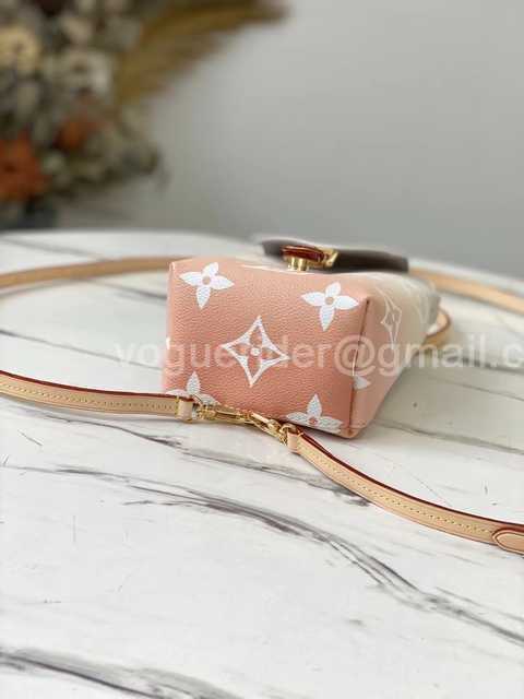 M45764 Tiny By The Pool 19 M45764 Tiny By The Pool 19