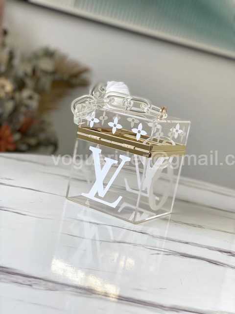 M52466 Bleecker Box 12