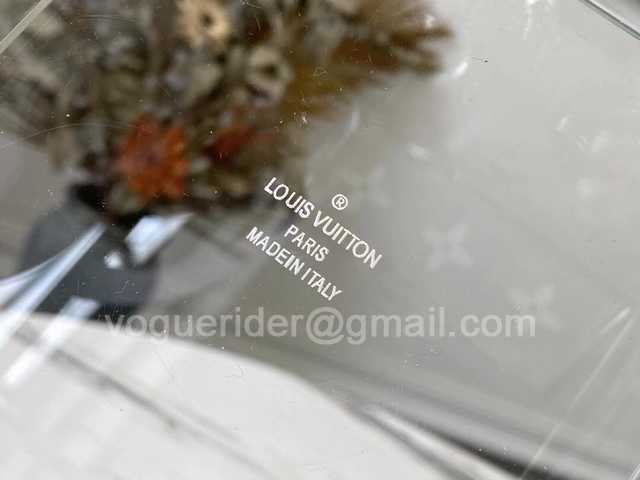 M52466 Bleecker Box 12