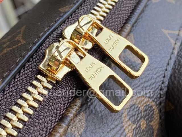 M80446 Utility Crossbody 18 M80446 Utility Crossbody 18