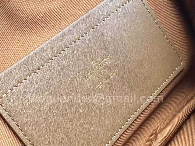 M80446 Utility Crossbody 18 M80446 Utility Crossbody 18