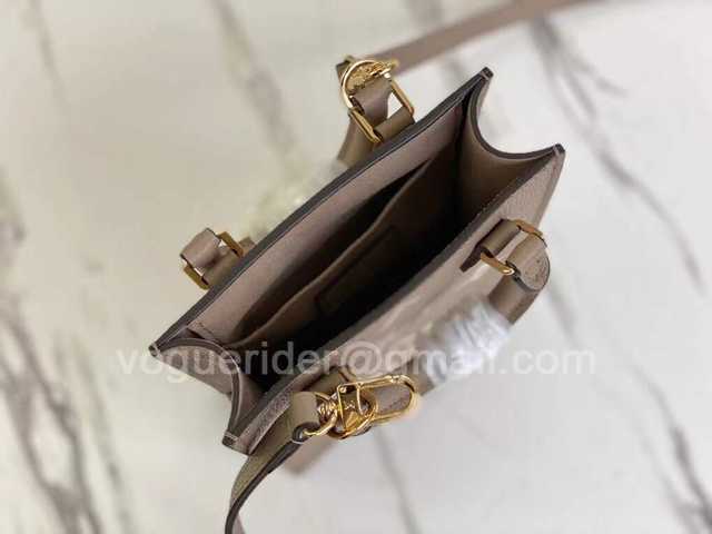 M80449 Petit Sac Plat 17