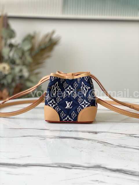 M57447 Noe Purse 12 M57447 Noe Purse 12