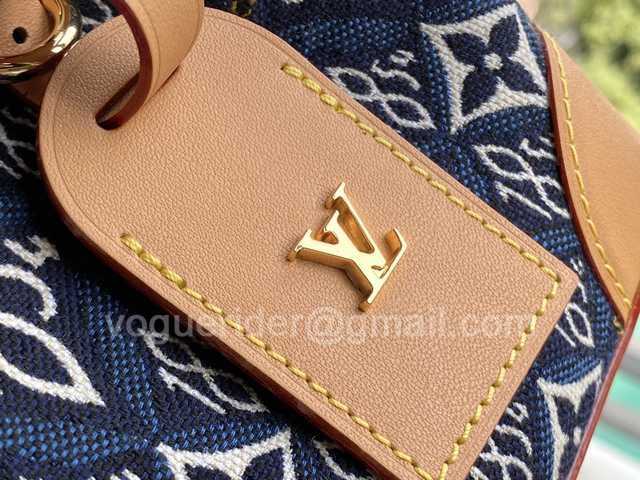 M57447 Noe Purse 12 M57447 Noe Purse 12