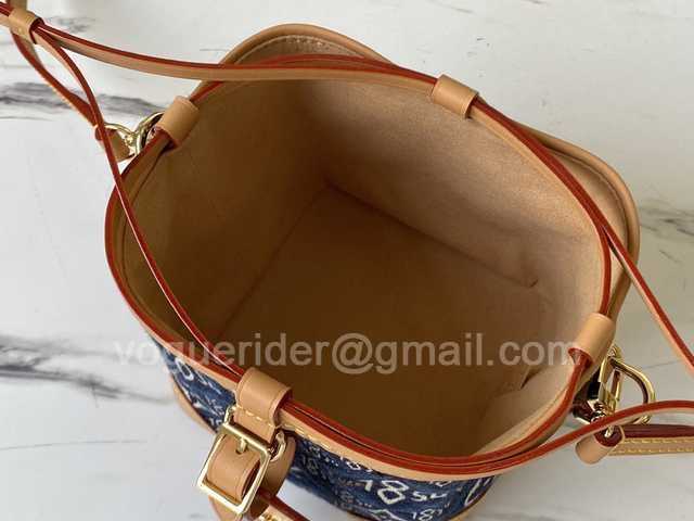 M57447 Noe Purse 12 M57447 Noe Purse 12