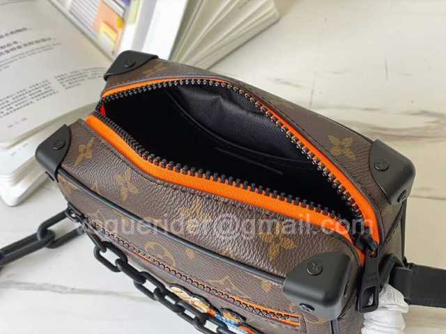 M80159 Mini Soft Trunk Zoom with Friends 18