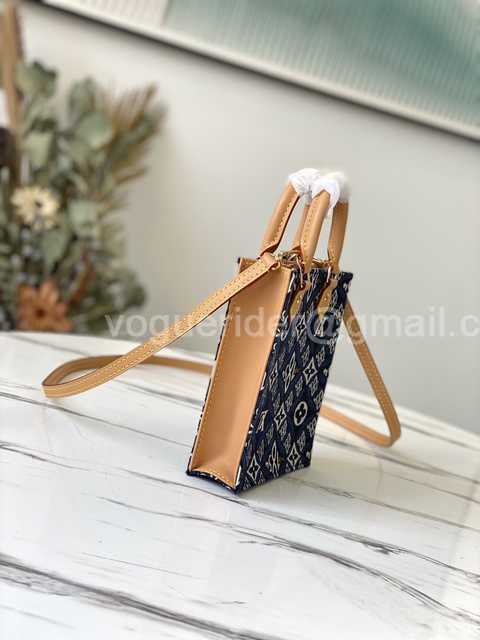 M80288 Petit Sac Plat 17 M80288 Petit Sac Plat 17