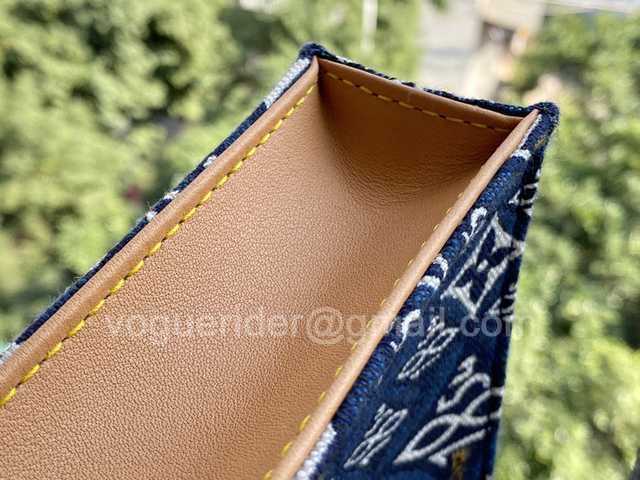 M80288 Petit Sac Plat 17 M80288 Petit Sac Plat 17