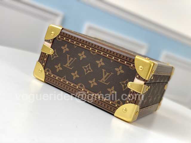 M44185 Jewelry Case 23 Ivory