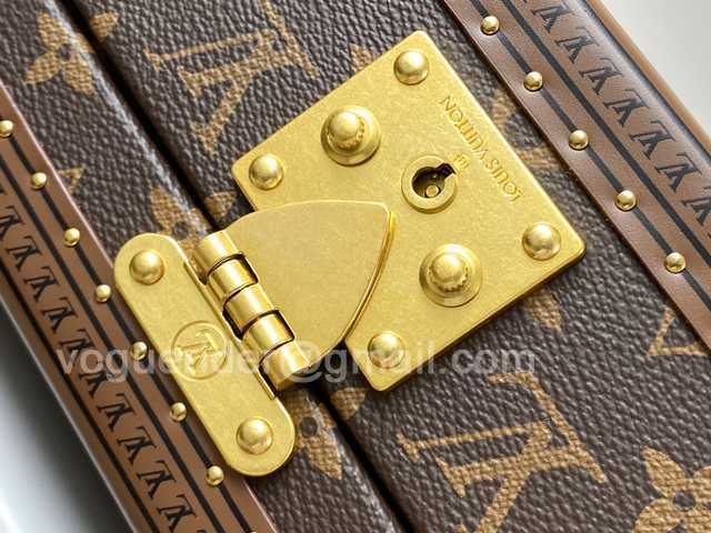 M44185 Jewelry Case 23 Ivory