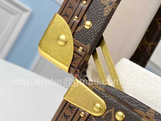 M44185 Jewelry Case 23 Ivory